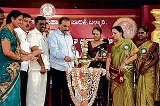 ಮಹಿಳೆಯರು ಸಾಕ್ಷರರಾಗಬೇಕು: ರೆಡ್ಡಿ