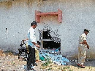 ಬೂದಿವಾಳ ಕ್ಯಾಂಪ್: ಬ್ಯಾಂಕ್ ಲೂಟಿಗೆ ಯತ್ನ