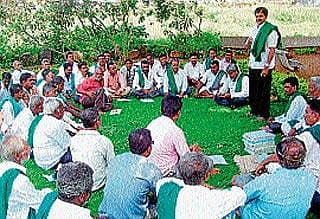 ಶಾಸಕರಿಗೆ ರೂ 17 ಕೋಟಿ ಕಪ್ಪ: ಪುಟ್ಟಣ್ಣಯ್ಯ