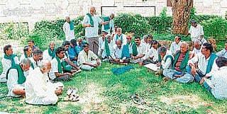 ಕಾರ್ಮಿಕರ ಬಾಕಿ ಹಣ ಪಾವತಿಗೆ ಆಗ್ರಹ