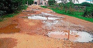 ಪ್ರಮುಖ ರಸ್ತೆಗಳ ದುರಸ್ತಿಗೆ ಆಗ್ರಹ