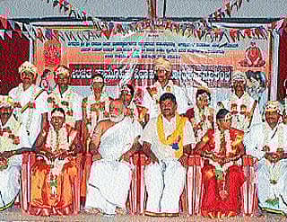 ದಾಂಪತ್ಯ ಬದುಕಿಗೆ 16 ಜೋಡಿ