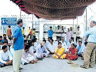 ಸಮರ್ಪಕ ವಿದ್ಯುತ್ಗಾಗಿ ಪ್ರತಿಭಟನೆ