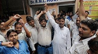 ಗಾಯಾಳು ಚಿಕಿತ್ಸೆ ನಿರ್ಲಕ್ಷ್ಯ: ಪ್ರತಿಭಟನೆ