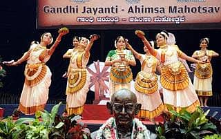 ಅಹಿಂಸೆಯ ಹಾಡಿನ ಗುಂಗು...