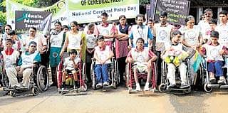 ಸಾಧನ ಸಲಕರಣೆ ವಿತರಣೆ