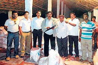 ಬೆಂಗಳೂರು: ನಕಲಿ ಗೊಬ್ಬರ ಘಟಕ ಪತ್ತೆ