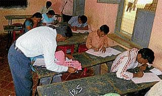 ಕೊರತೆಗಳ ಮಧ್ಯೆ ಸಾಗಿದ ಪದವಿ ಪರೀಕ್ಷೆ
