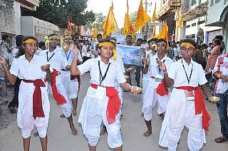 ಬಳ್ಳಾರಿ: ರಂಜಿಸಿದ ರಂಗ ಶೋಭಾಯಾತ್ರೆ