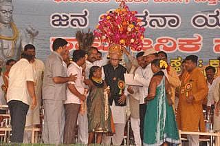 ಕಪ್ಪುಹಣ: ಶ್ವೇತಪತ್ರಕ್ಕೆ ಹೋರಾಟ