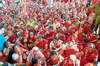 ಕನಿಷ್ಠ ವೇತನಕ್ಕಾಗಿ ಒತ್ತಾಯ:ಬೆಲೆ ಏರಿಕೆಗೆ ವಿರೋಧ