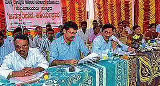 ಒತ್ತುವರಿ: ಸ್ವಯಂ ಪ್ರೇರಿತವಾಗಿ ತೆರವುಗೊಳಿಸಿ