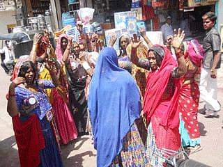 ಲಂಬಾಣಿ ನೃತ್ಯ, ಹೋಳಿ ಹಬ್ಬಕ್ಕೆ ಮೆರಗು