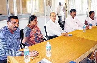 ದೇವನಹಳ್ಳಿ ಪುರಸಭೆಗೆ ಜಿಲ್ಲಾಧಿಕಾರಿ ಭೇಟಿ