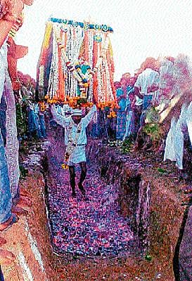 ಉಪ್ಪಿನಕೆರೆ: ಸಂಭ್ರಮದ ಕೊಂಡೋತ್ಸವ-ಜನಸ್ತೋಮ