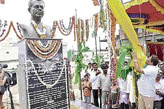 ಎಚ್.ಎನ್. ನಂಜೇಗೌಡರ ಪುತ್ಥಳಿ ಅನಾವರಣ