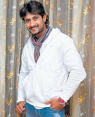 ಆಸೆ ಕಂಗಳ ಸಂತೋಷ್