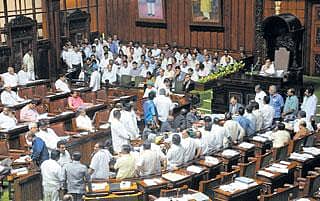 ಇಲಾಖಾ ವರದಿ ಸಲ್ಲಿಸುವಲ್ಲಿ ನಿರ್ಲಕ್ಷ್ಯ: ಅಧಿಕಾರಿಗಳ ವಿರುದ್ಧ ಕ್ರಮಕ್ಕೆ ಸೂಚನೆ