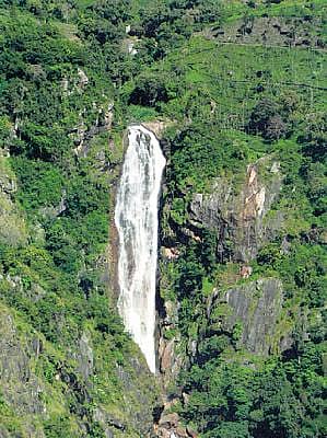 ಗಿರಿಕಂದರಗಳ ನಡುವೆ ಕ್ಯಾಥರಿನ್ ಚೆಲುವೆ