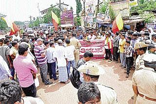 ಸರ್ಕಾರಿ ಬಸ್ ತಡೆದರೆ ಹೋರಾಟ