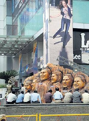 ಮಾಲ್ನಲ್ಲಿ ಸೆಟ್ಗಳ ಕಮಾಲ್