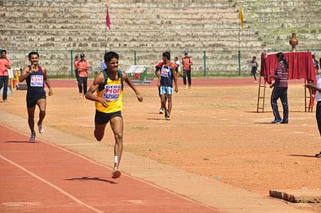 800 ಮೀಟರ್ ಓಟದಲ್ಲಿ ದಾಖಲೆ ನಿರ್ಮಿಸಿದ ಸೂರಜ್.