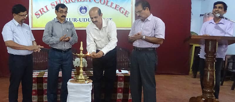 ಬಸ್ರೂರು ಶಾರದಾ ಕಾಲೇಜಿನ ಪ್ರಸಕ್ತ ಸಾಲಿನ ವಿದ್ಯಾರ್ಥಿ ಸಂಘದ ಚಟುವಟಿಕೆಗಳನ್ನು ಕರುಣಾಕರ ನಾಯಕ್ ಈಚೆಗೆ ಉದ್ಘಾಟಿಸಿದರು. ದಿನೇಶ ಹೆಗ್ಡೆ, ರಾಧಾಕೃಷ್ಣ ಶೆಟ್ಟಿ, ಭಾಸ್ಕರ ಶೆಟ್ಟಿ, ಪ್ರತಾಪಚಂದ್ರ ಶೆಟ್ಟಿ ಇದ್ದರು.