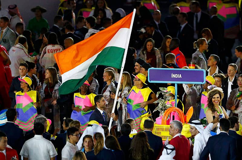 ತ್ರಿವರ್ಣ ಧ್ವಜ ಹಿಡಿದು ಮುನ್ನಡೆದ ಅಭಿನವ್ ಬಿಂದ್ರಾ