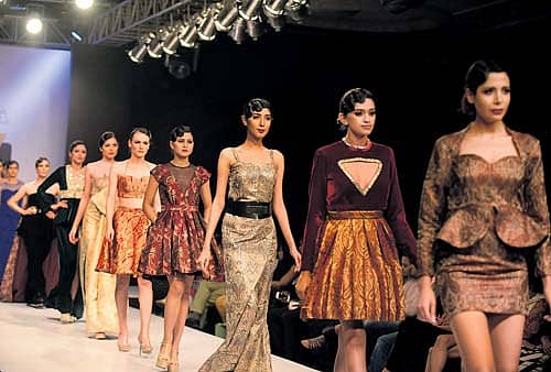 ಕ್ಯಾಮೆರಾದಲ್ಲಿ ಸೆರೆ ಹಿಡಿದವರು ಸತೀಶ್ ಬಡಿಗೇರ್