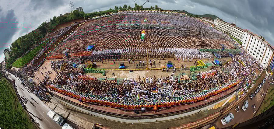 ಮೂಡುಬಿದಿರೆಯ ಆಳ್ವಾಸ್ ಶಿಕ್ಷಣ ಸಂಸ್ಥೆಗಳ ವತಿಯಿಂದ ಪುತ್ತಿಗೆಯ ವನಜಾಕ್ಷಿ ಶ್ರೀಪತಿ ಭಟ್ ಸಭಾಂಗಣದಲ್ಲಿ ನಡೆದ ಸ್ವಾತಂತ್ರ್ಯೋತ್ಸವ ಆಚರಣೆ. ಚಿತ್ರ: ಮಾನಸ ಮೂಡುಬಿದಿರೆ