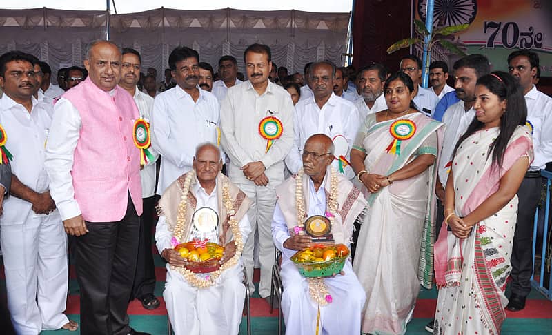 ಸ್ವಾತಂತ್ರ್ಯ ಹೋರಾಟಗಾರರಾದ ಸಿ. ಬಸವಯ್ಯ ಮತ್ತು ತೋಟದಪ್ಪ