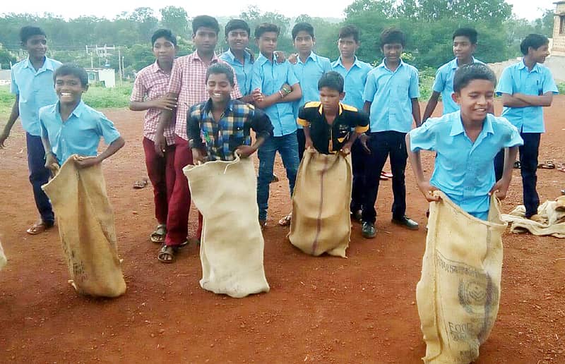 ಓದಿನಲ್ಲಿ ಮುಂದೆ, ಕ್ರೀಡೆಯಲ್ಲಿ ಪ್ರಾಬಲ್ಯ
