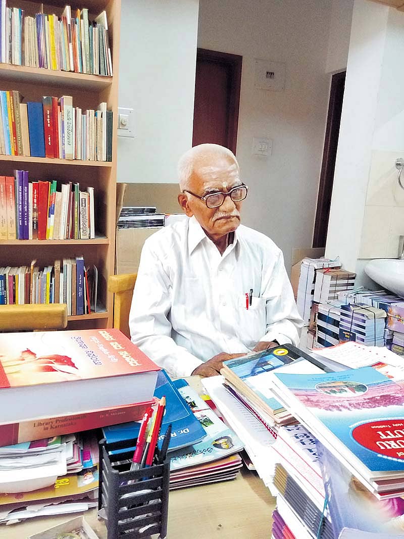 ಗ್ರಂಥ ಭಂಡಾರದ ರೂವಾರಿ ಡಾ.ಆರ್‌. ಶಿವಣ್ಣ