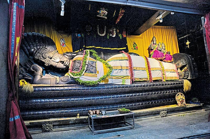 ರಾಜಾಜಿನಗರ ಶ್ರೀ ಕೈಲಾಸ ವೈಕುಂಠ ಮಹಾಕ್ಷೇತ್ರದ ರಂಗನಾಥ ಸ್ವಾಮಿ ವಿಗ್ರಹ. ಚಿತ್ರ: ವಿಶ್ವನಾಥ ಸುವರ್ಣ