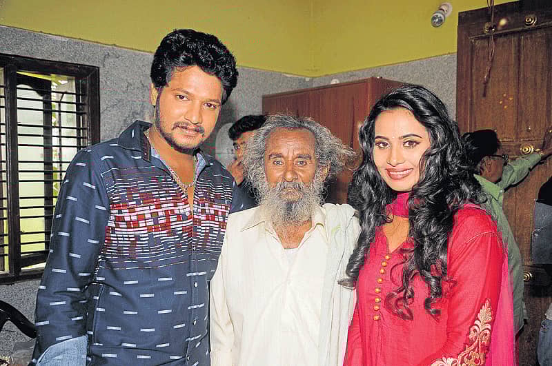 ಮತ್ತೊಂದು ಚಿತ್ರಕ್ಕೆ ಬಣ್ಣ ಹಚ್ಚಿದ ಗಡ್ಡಪ್ಪ