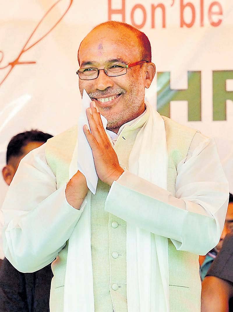 ಮುಖ್ಯಮಂತ್ರಿಯಾಗಿ ಪ್ರಮಾಣ ಸ್ವೀಕರಿಸಿದ ಬಿರೇನ್ ಸಿಂಗ್