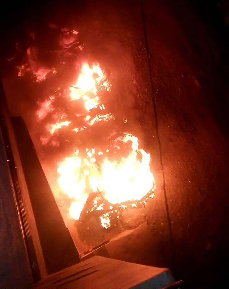 ಹುಬ್ಬಳ್ಳಿ: ದುಷ್ಕರ್ಮಿಗಳಿಂದ ಆರು ಬೈಕ್‌, ಕಾರಿಗೆ ಬೆಂಕಿ