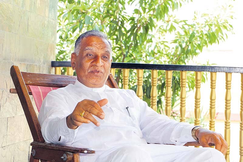 ಚಿತ್ರ: ಇಂದ್ರಕುಮಾರ ದಸ್ತೇನವರ