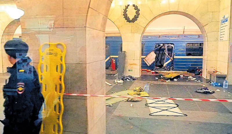 ಸ್ಫೋಟದ ತೀವ್ರತೆಗೆ ನಜ್ಜುಗುಜ್ಜಾಗಿರುವ ರೈಲಿನ ಬೋಗಿ