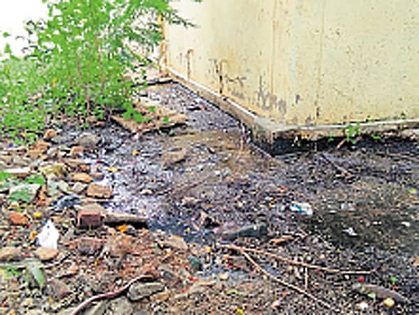 ಉಜ್ಜಿನಿ ಆಸ್ಪತ್ರೆಗೆ ಬೇಕಿದೆ ತುರ್ತು ಚಿಕಿತ್ಸೆ