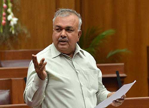 ಸಂಪುಟ ವಿಸ್ತರಣೆ: ರಾಮಲಿಂಗಾರೆಡ್ಡಿ ಹೆಗಲಿಗೆ ಗೃಹ ಖಾತೆ, ರೇವಣ್ಣಗೆ ಅರಣ್ಯ; ತಿಮ್ಮಾಪೂರ್ಗೆ ಅಬಕಾರಿ