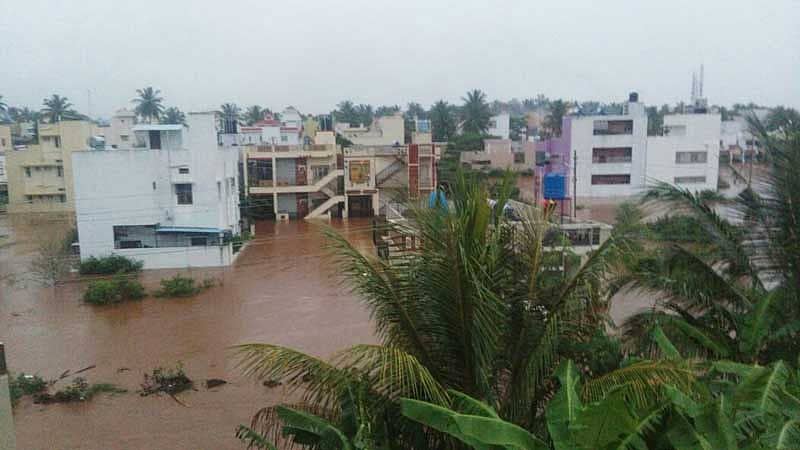 ಸಾಂಸ್ಕೃತಿಕ ನಗರಿ ಮೈಸೂರಿನಲ್ಲಿ ವರುಣನ ಆರ್ಭಟ: ಹತ್ತಾರು ಮನೆಗಳಿಗೆ ನುಗ್ಗಿದ ನೀರು