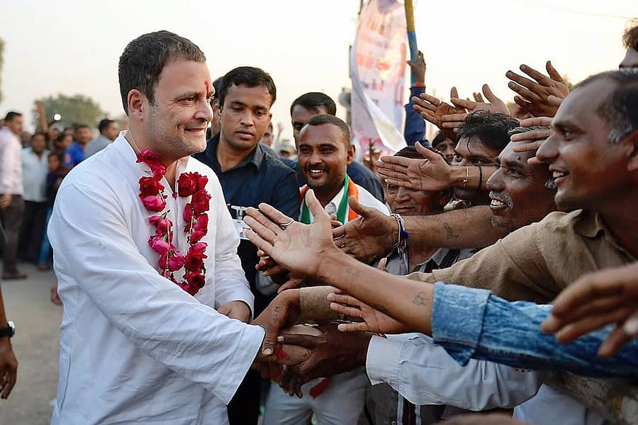 ರಾಹುಲ್ ಅವರಿಗೆ ಭಾವನಗರದ ನಾರಿ ಚೋಕ್ಡಿಯಲ್ಲಿ ಬೆಂಬಲಿಗರು ಶುಭಾಶಯ ಹೇಳಿದರು ಪಿಟಿಐ ಚಿತ್ರ
