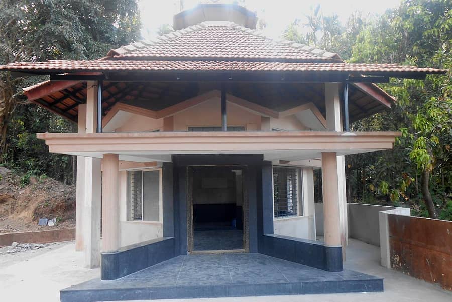 ಕುವೆಂಪು ಸಂದೇಶ ಭವನ ದುರಸ್ತಿಗೊಂಡು ಹೊಸರೂಪ ಪಡೆಯುತ್ತಿರುವುದು.