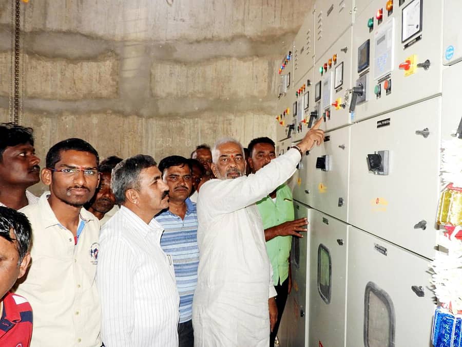 ಅರಕಲಗೂಡು ತಾಲ್ಲೂಕು ಗಂಗಾನಾಳು ಏತ ನೀರಾವರಿ ಯೋಜನೆಯ ಪ್ರಾಯೋಗಿಕ ಪರಿಶೀಲನೆಗೆ ಸಚಿವ ಎ.ಮಂಜು ಭಾನುವಾರ ಚಾಲನೆ ನೀಡಿದರು