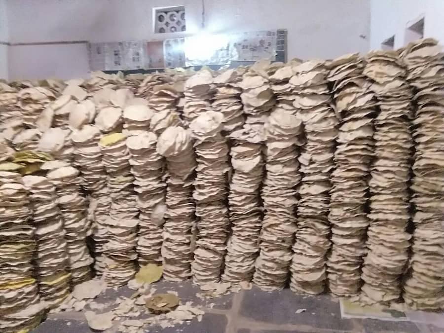 ನರಗುಂದ ತಾಲ್ಲೂಕಿನ ಶಿರೋಳದ ರೊಟ್ಟಿ ಜಾತ್ರೆಗೆ ಸಿದ್ದಗೊಂಡಿರುವ ಖಡಕ್ ರೊಟ್ಟಿಗಳು