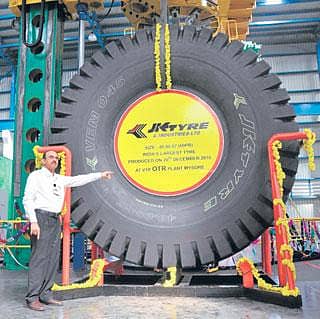 ಮೈಸೂರಿನಲ್ಲಿ ದೈತ್ಯ ಟೈರ್ ಬಿಡುಗಡೆ