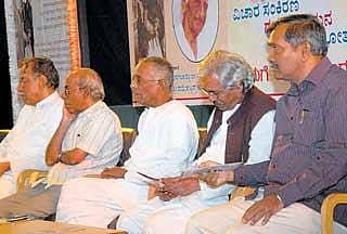 ದೊಡ್ಡನಗೌಡರು ಪ್ರತಿಭೆಯ ತ್ರಿವೇಣಿ ಸಂಗಮ