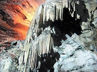 ರುದ್ರ ರಮ್ಯ ಬೊರ್ರಾ ಗುಹೆಗಳು