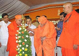 ತರಳಬಾಳು ಹುಣ್ಣಿಮೆ ಮಹೋತ್ಸವದಲ್ಲಿ ಸಿದ್ಧಗಂಗಾ ಸ್ವಾಮೀಜಿ